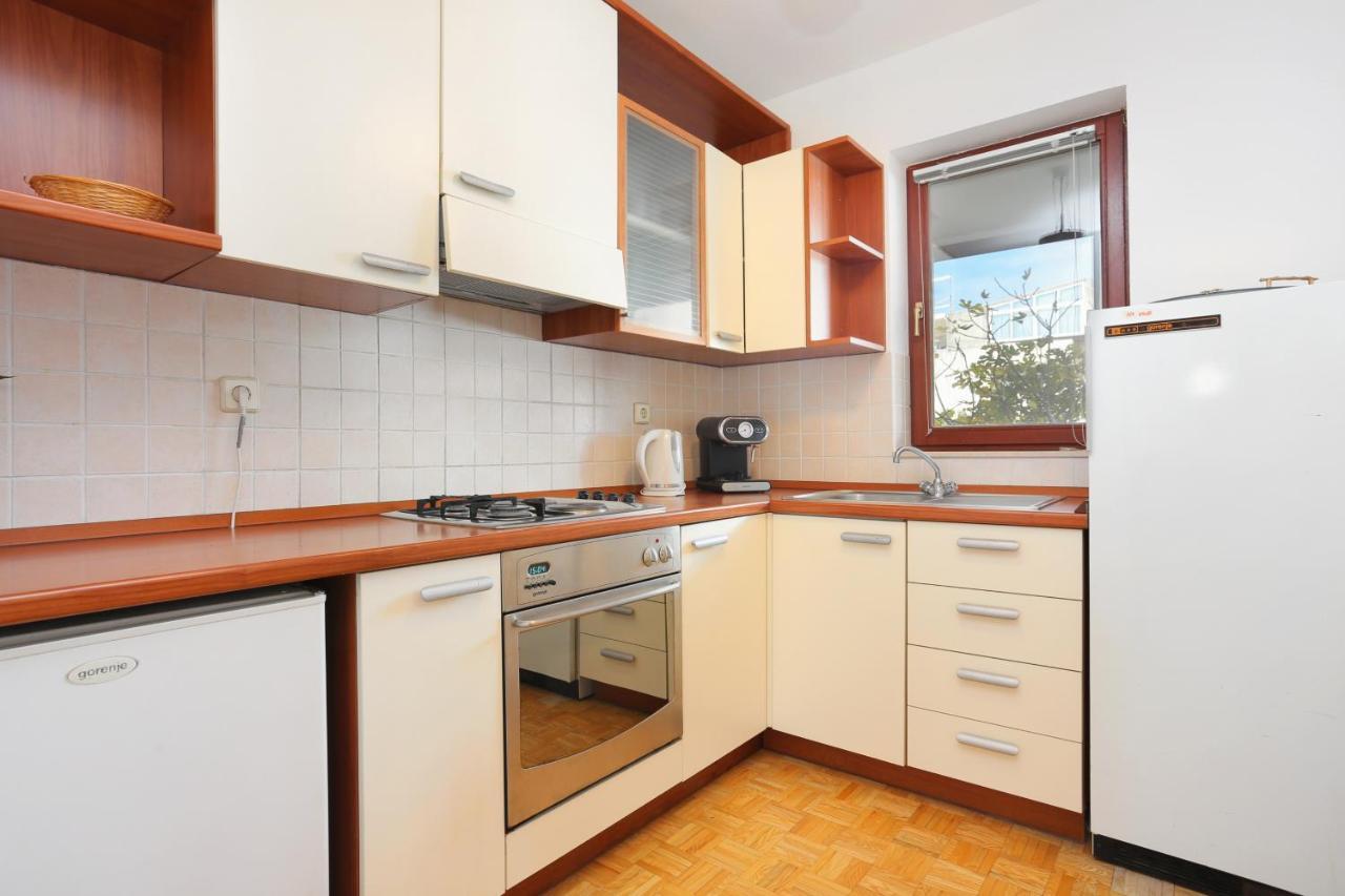 Apartments With A Parking Space Makarska - 5984 Exterior photo